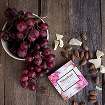 Шоколад горький "Миндаль и изюм" Nilambari | интернет-магазин натуральных товаров 4fresh.ru - фото 5
